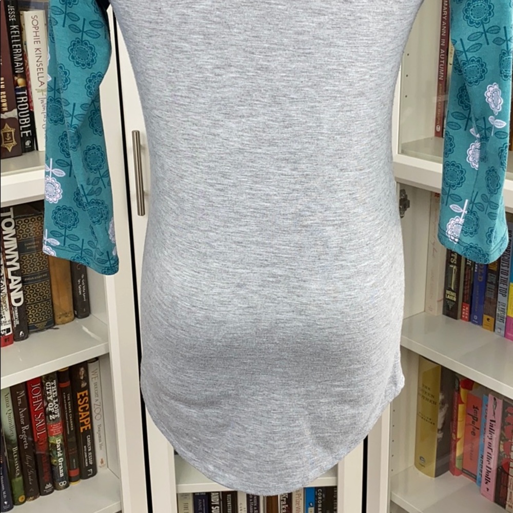 LuLaRoe Randy Gray Floral Print 3/4 Sleeve Tunic - Picture 10 of 15